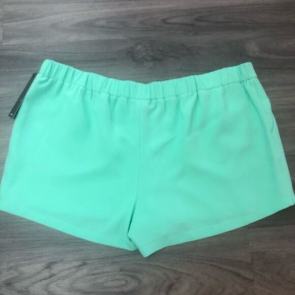 Adorable Pull On Shorts NWT - Picture 2 of 5
